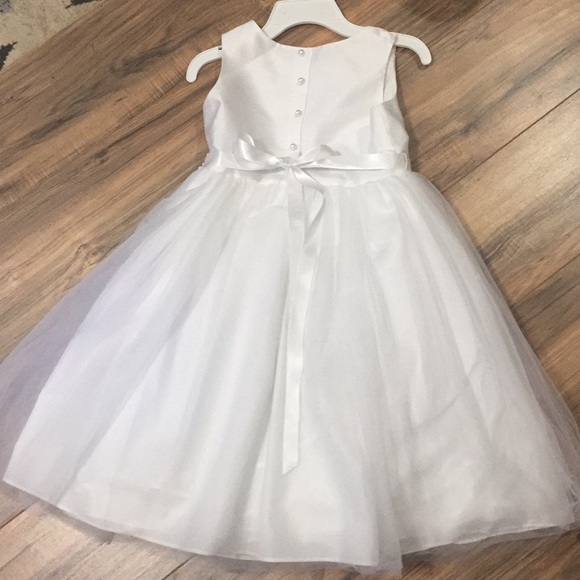 Beautiful Flower girl white tulle dresses Sz 4 & 8 - Picture 5 of 6